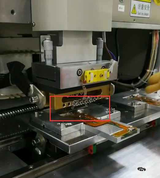 Máquina de solda da barra quente eficaz que liga 150*150mm FFC à solda de Pluse do calor branco do PWB
