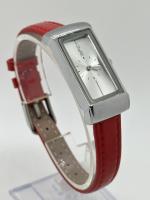 Reloj de pulsera de cuarzo estilo moderno y banda de cuero para B2B Marke