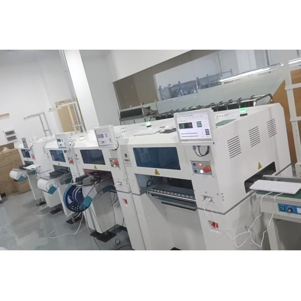 自動ノズルの変更の卓上4頭部SMTは場所機械0201を選ぶ