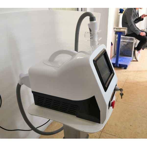 Laser Carbon Peeling ND YAG Laser Tattoo Removal Machine For Salon