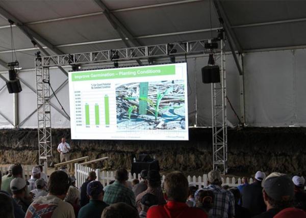 SMD2525 Outdoor LED Screen Rental 5500 Nits Brightness 3.91mm For Stage Event