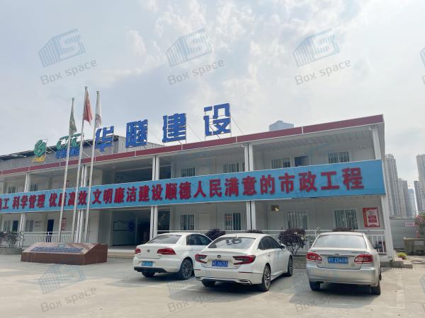 Container House Portable Room House For Workers 3-Storey Detachable Container Apartment With Pitch Roofing And Good Insulation