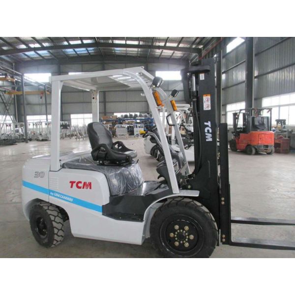 Printing Shops Boost Productivity with Low-Priced Japan Made FD30 Forklift