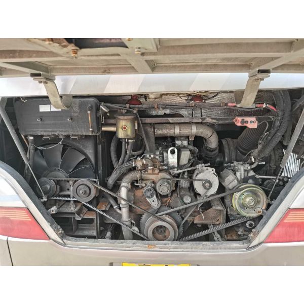 12m Airbag Chassis KLQ6125 53 Seats Used Higer Bus Euro III Coach Bus