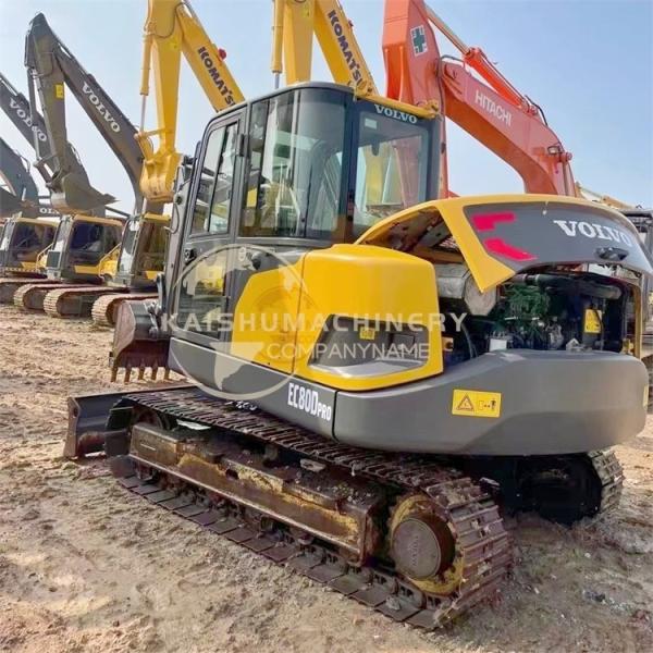 Excavadora Volvo EC80D usada na Suécia com bomba hidráulica ORIGINAL e 42 kW de potência