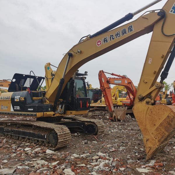 Old Excavator CAT 323DL 2nd Hand Diggers 23 Ton  110kw with 1.2m3 bucket