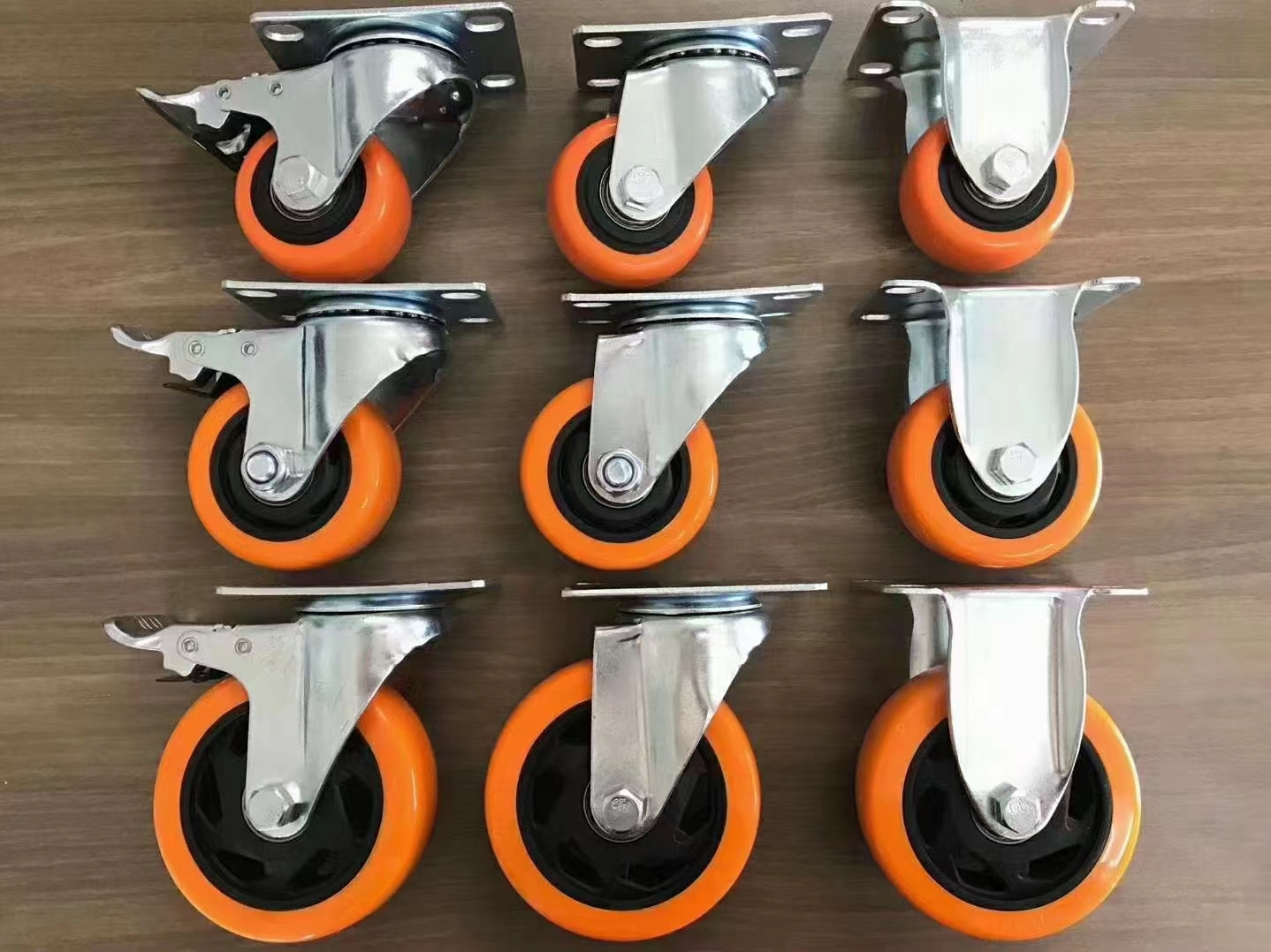 Features a 360-degree 1.5 2 2.5 3 4 5 Inch Heavy Duty Swivel PP Caster Orange Trolley Caster Wheel for Carts or Workbenches