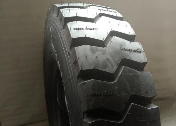 Combined Tread Pattern Big Block Tires 20 Inch Rim Diameter Eco Friendly Materials