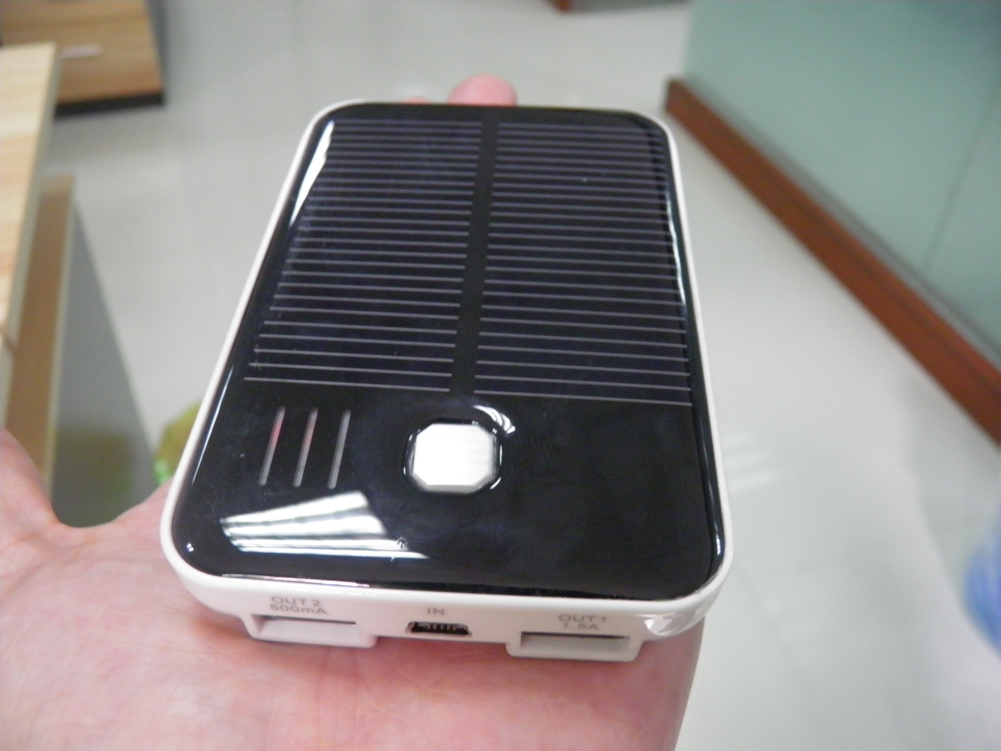 5000mAh Capacity Emergency Solar Mobile Power Charger