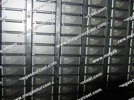 AT27BV4096-15VI---4 Megabit 256K x 16 Unregulated Battery-Voltage High Speed OTP
