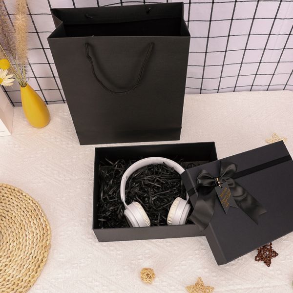 Boîte cadeau noire avec couvercle supérieur et inférieur rouge à lèvres emballage de parfum Boîte cadeau personnalisée Boîte cadeau