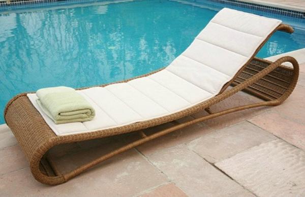 UV Resistant Black Wicker Sun Lounger For Open Air Bar And Cafe