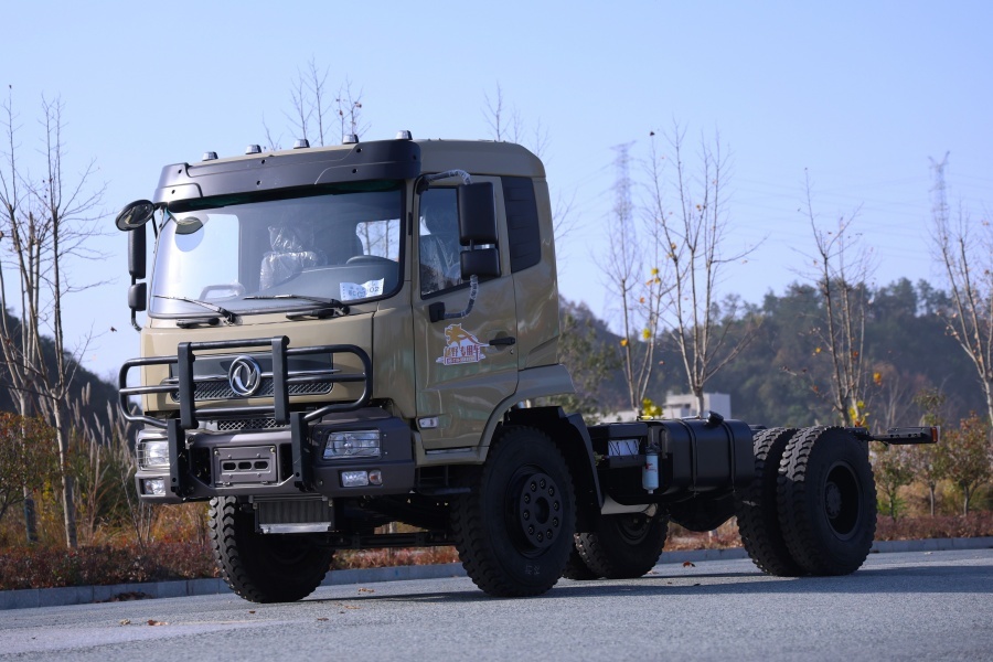 Heavy Duty Flat Cab Truck Chassis with Weichai Power for Overseas Modification
