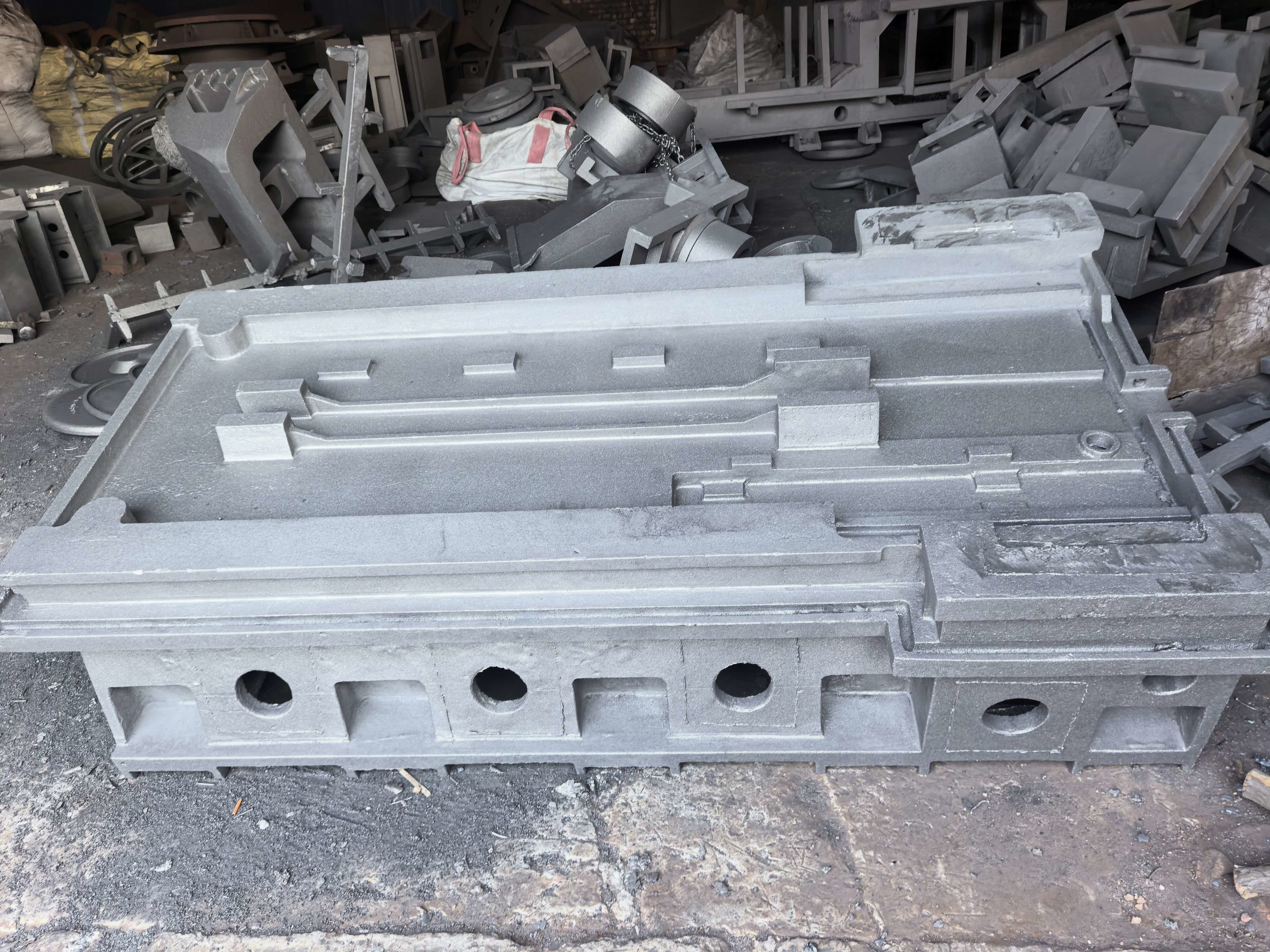 Gray Cast Iron Machine Tool Base Casting with High Structural Rigidity Excellent Vibration Damping and Good Thermal Stability for CNC Milling Machine Equipment Frame