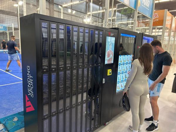 Smart Locker Tennis Rackets Vending Machine with Card Reader for Sports Equipment
