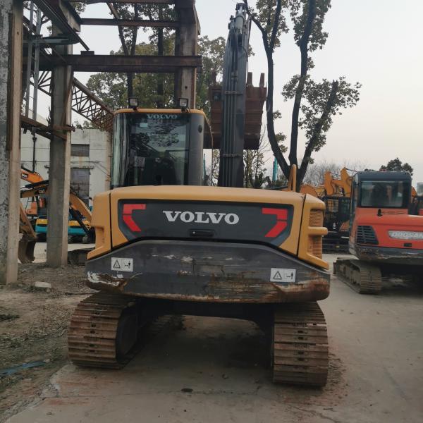 Excavadora Volvo Ec80D usada com 7 toneladas de peso operacional e 4001-6000 horas de trabalho
