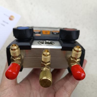 Testo 549 Digital Refrigeration Manifold with Temperature Measurement