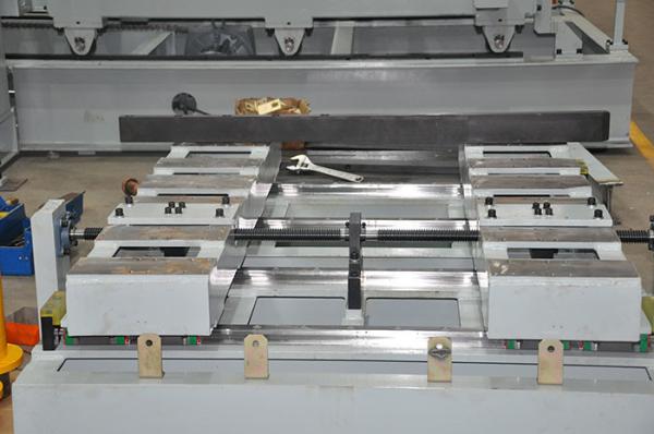 Metal Mold Material Stamping Nc Servo Roll Feeder Dimension 1400*1850*2070