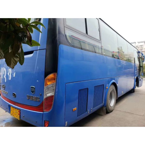 Автобус тренера мест бренда ZK6938 39 Yutong используемый двигателем дизеля со стандартом эмиссии евро III с AC