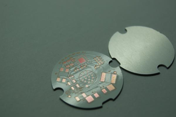 高性能向け緑色ソルダーマスクの2～16層VentecメタルPCB