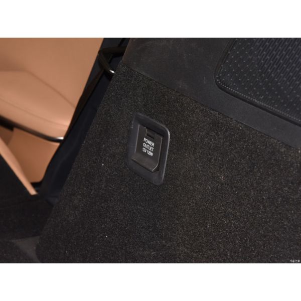 200 Km/H Top Speed Electric Car EV Long-Range Screen Master for Rising Auto R7 2023