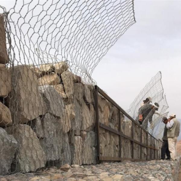 Boîte en gabion en treillis métallique galvanisé à murs de soutènement avec conception pliable facile