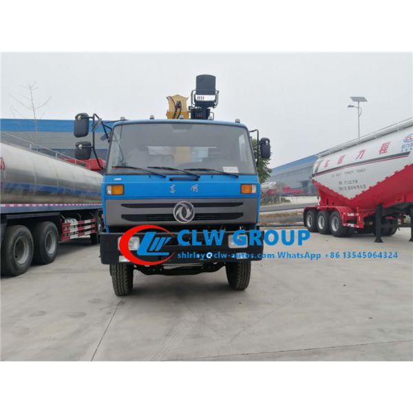 Dongfeng 6x4 8.5M Fence Truck With 10T Straight Arm XCMG Crane