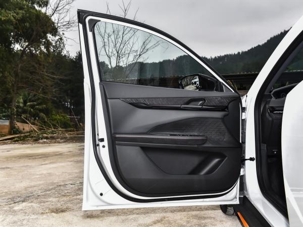 FWD Drive Sedan Changan Uni-V 1.5t 5 Seats Uni V /Used Petrol Car for Driving Experience