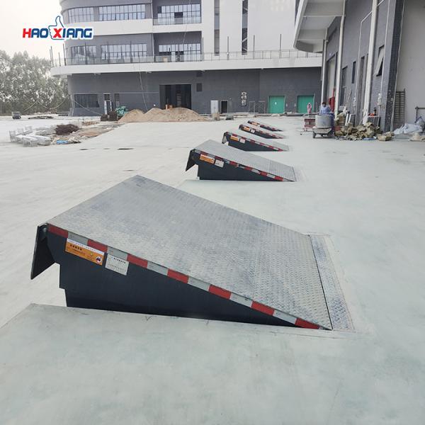 Plateforme de chargement et de déchargement hydraulique