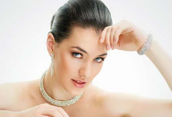 Des boucles d'oreilles en argent pour bébés et enfants 925