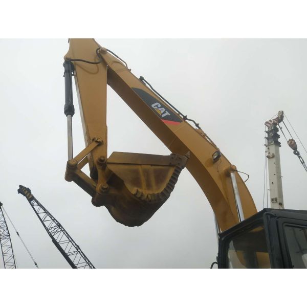 320D Used Crawler Excavator Caterpillar C6.4 engine 20T weight with Original Paint