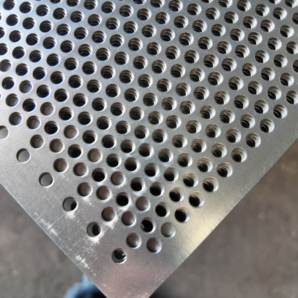 0.5-6mm Aluminum Perforated Mesh Decorative Lightweight & Durable
