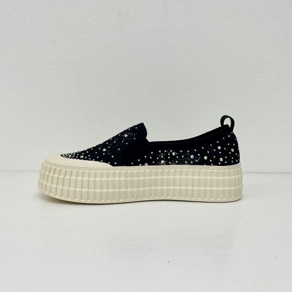 Women Black Breathable Espadrilles Sneakers With Pearls On And Low Top