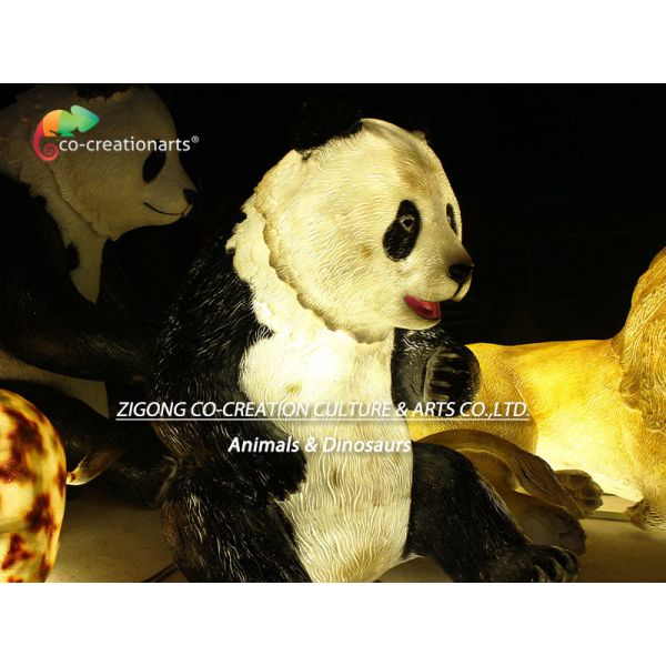 Fibra de vidrio a prueba de agua Panda Illuminated For Shopping Mall Animatronic
