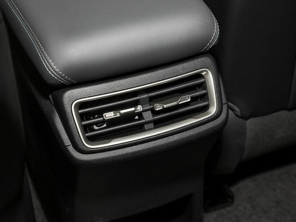 2025 BYD Electric Car Qin L EV Multi-link Suspension indépendante Chargement rapide Nouveau modèle Vente à chaud avec toit ensoleillé