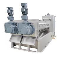 Combinaison d'une machine d'empilage à double hélice à haut rendement et d'un équipement de déshydratation des boues pour le traitement des eaux usées
