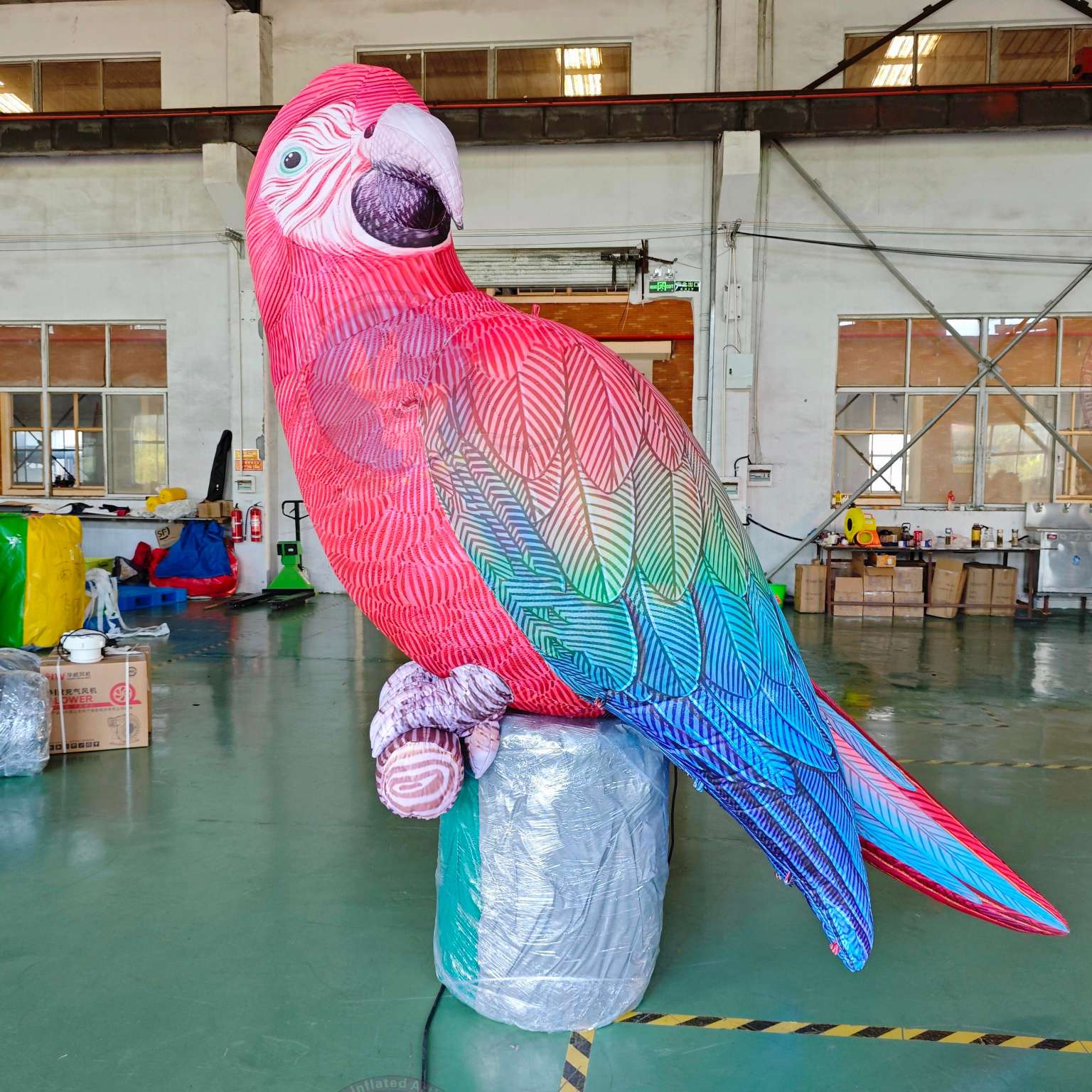 Giant Inflatable Parrot Model With High Restoration Cartoon Animal Design for Event Decoration Commercial Display Scenic Promotion and Theme Activity Projects