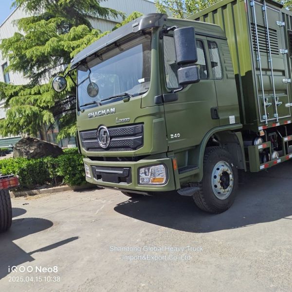 Sinotruk HOWO 4X2 Cargo Truck Refrigerated Truck Box Truck