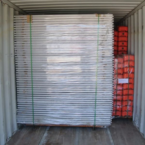 Nature Pressure Treated Wood Temporary Metal Fence Panels with 32*1.5mm Frame Post