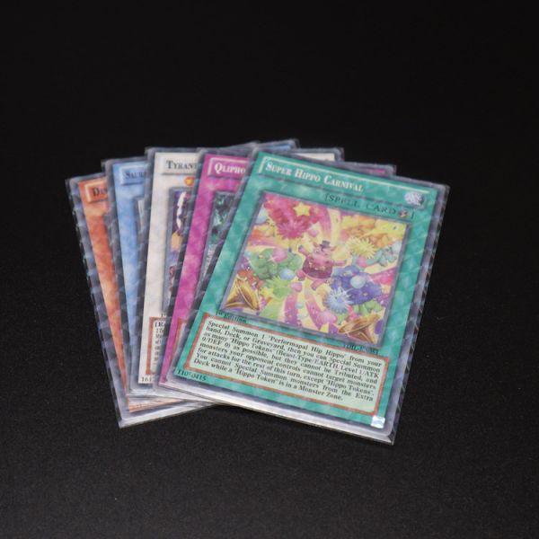 66mmx98mm Transparent Holographic Card Sleeves , Waterproof Card Holder Protector