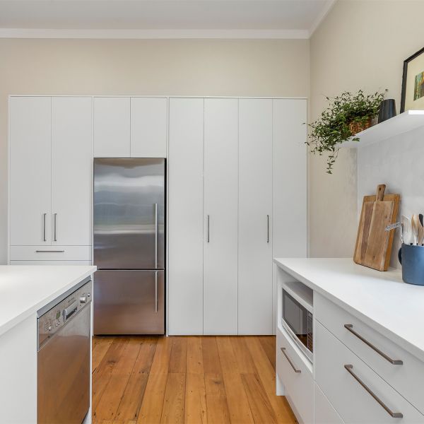 Italian Style U Shape Design White Color Tall Cabinet MDF Plywood Lacquer Modern Kitchen Cabinets