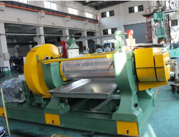 400MM Roller Rubber Compounding Equipment Rubber Mixing Machine For Solid Silicone