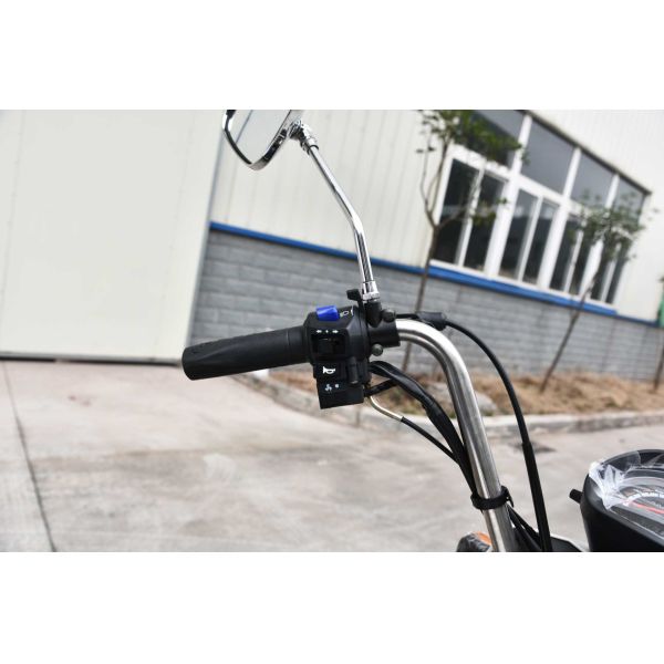 Пятиколесный трехколесный китайский моторный газовый 151cc Стандартный размер груза 40 * 80