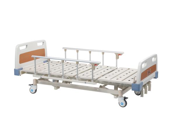 2190 * 970 * 420 - 760mm Manual Hospital Bed With PP Foot Board Adjustable Height