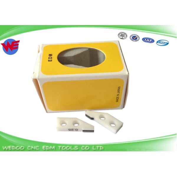 N102 a cor branca Makino EDM parte o suporte 6EC80B405 do guia de fio superior e mais baixo