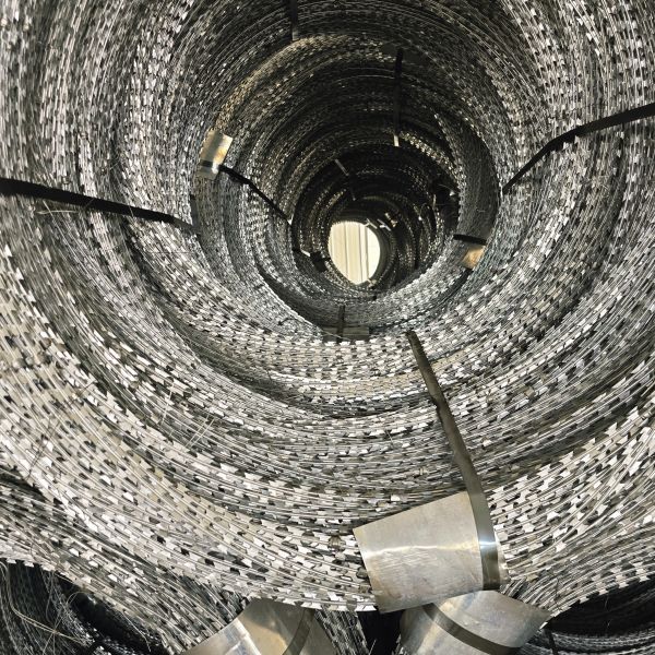 Galvanized Customizable Blade Razor Barbed Wire for Harsh Environment Security Solutions