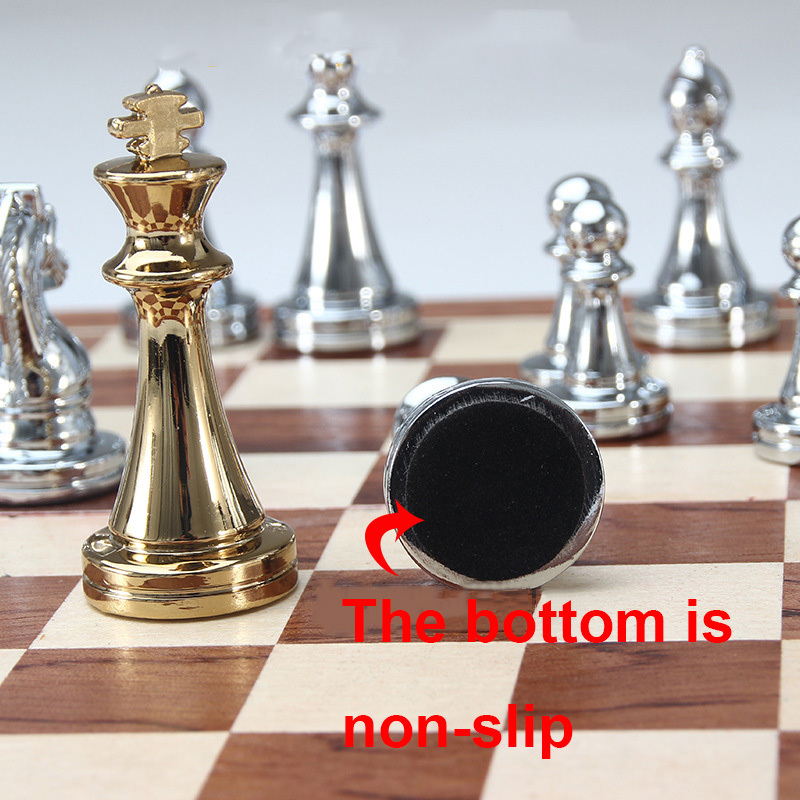 Portable Foldable Chess Set with Customized Logo and Zinc-Alloy Material Chessboard