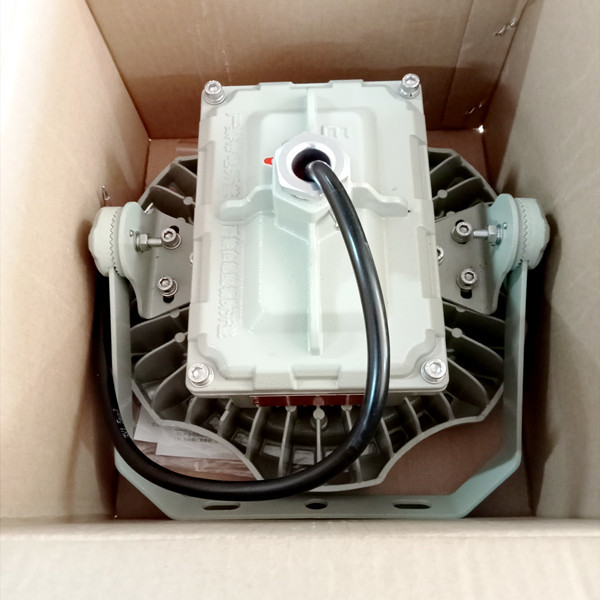 A baía alta conduzida à prova de explosões da parede ilumina lâmpadas de 240w 200W morre espiga do alumínio de carcaça