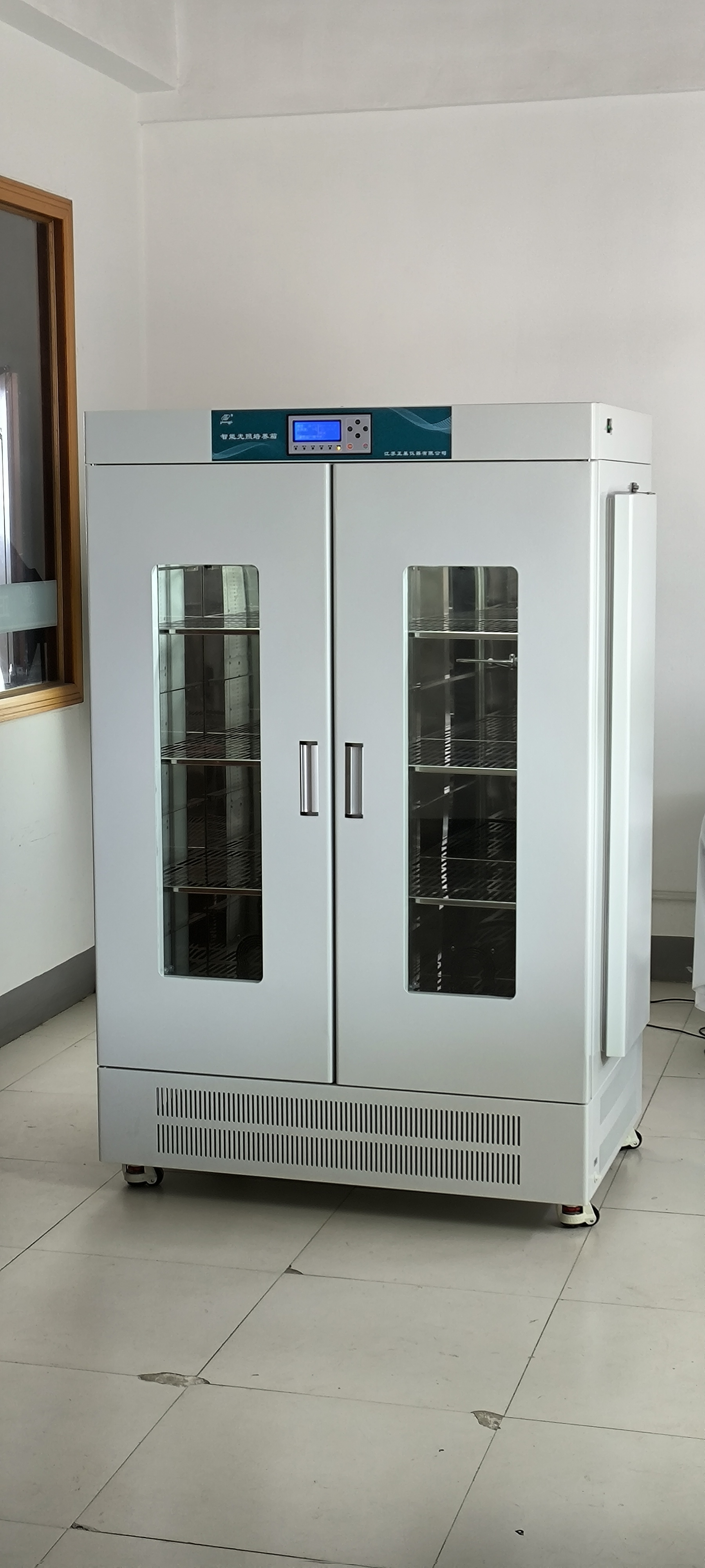 SPX-G SERIES  Illuminated Incubator for Tissue Culture & Microbiology - Precision Control, 0-9999 Min Timer