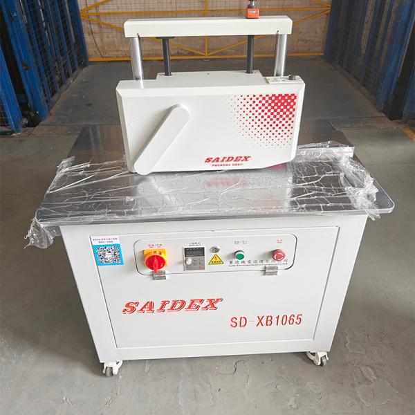 2.5kw AC220 V SD-XB1065 Machine de découpage acrylique Equipement de traitement de boîte